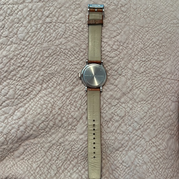 Marc Jacobs leather watch - Picture 6 of 7